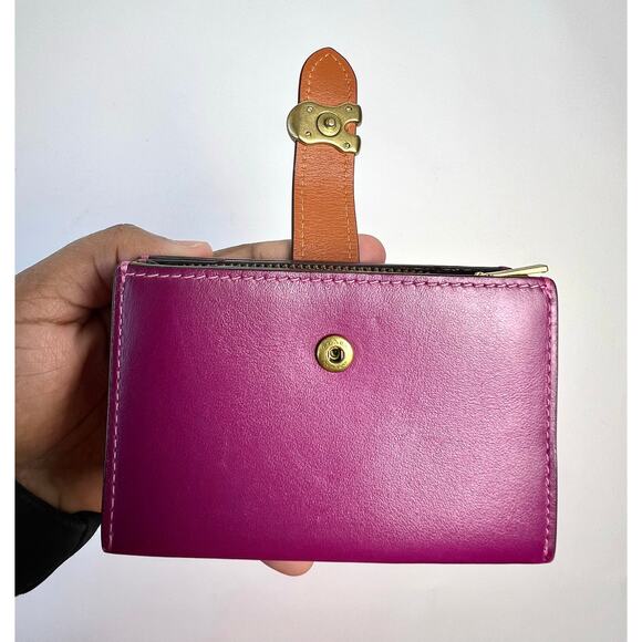 Coach Tabby Accordion Card Case with a Brass-Tone Signature "C" Hardware Closure - Picture 8 of 8